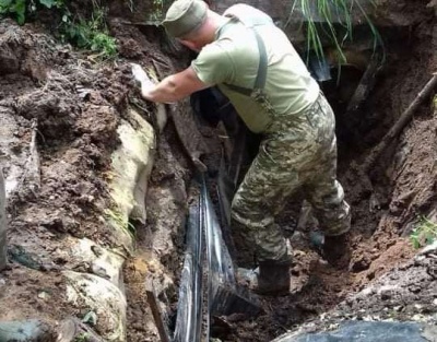 Через дощі у військових обвалився бліндаж: волонтери з Чернівців збирають допомогу