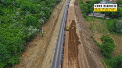 На Буковині продовжується капітальний ремонт траси «Житомир-Чернівці» – фото