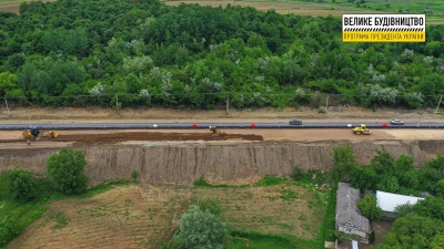 На Буковині продовжується капітальний ремонт траси «Житомир-Чернівці» – фото