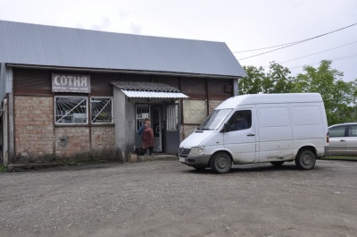 «Наче й місто, а село»: мешканці мікрорайону в Чернівцях нарікають, що про них забули - фото