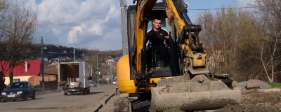 Підрядник пояснив, чому ще не розпочали ремонтувати вулицю Рівненську в Чернівцях