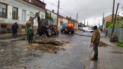 Через обвал на Руській в Чернівцях запускають додаткові автобуси на Гравітон