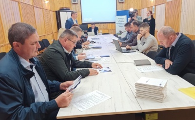 Де шукати гроші на дороги у громадах Буковини: представник Укравтодору дав поради головам ТГ