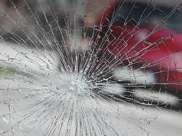 ДТП у Чернівцях: таксі різко загальмувало, пасажирка вдарилася головою об лобове скло