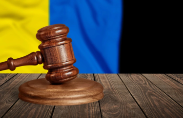 Пограбував відвідувача бару. У Чернівцях судитимуть чоловіка