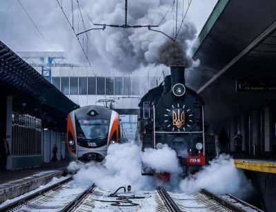 Безкоштовна подорож на ретропаровозі у Чернівцях та скасування маршрутки №16: головні новини минулої доби