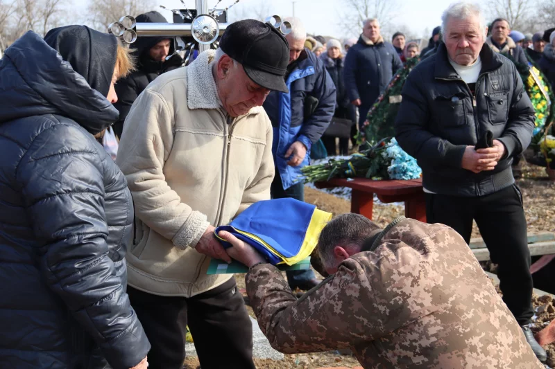 На Буковині попрощалися із капітаном Степаном Зварком